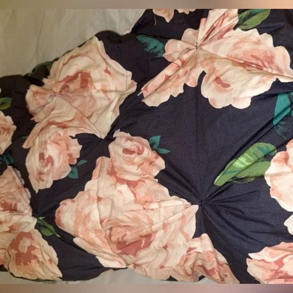 Pottery Barn Teen Emily Meritt Bed of Roses Black white stripe sleeping bag NEW - Picture 8 of 14